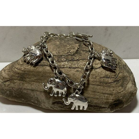 Puffed Elephant Silvertone Oval Link Bracelet 7.5" Upward Trunk Toggle Clasp Box - Picture 1 of 6